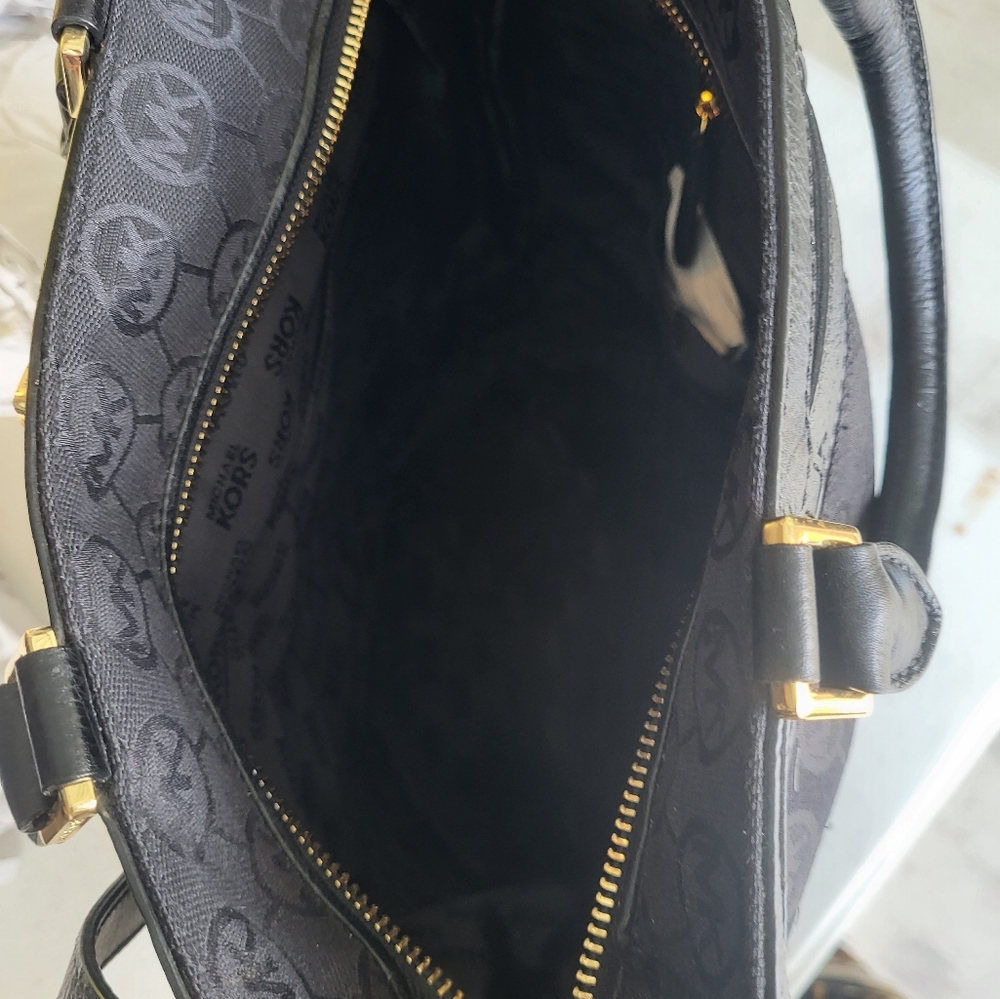 Ladies shoulder bag